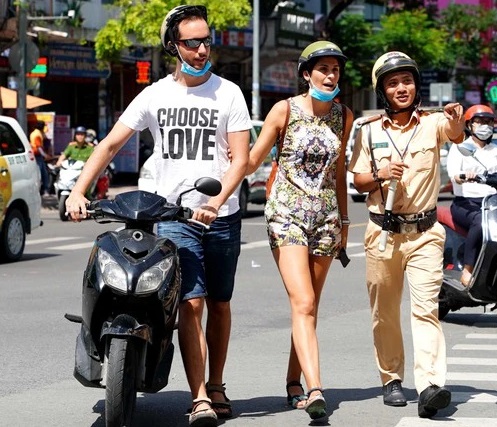 Người nước ngoài vi phạm hành chính